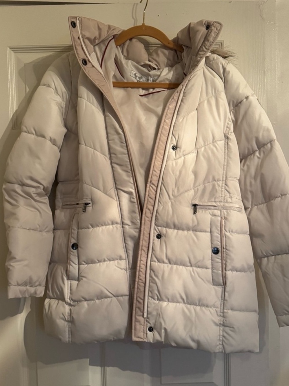 Larry Levine Women's Cream Quilted Hooded Puffer Jacket